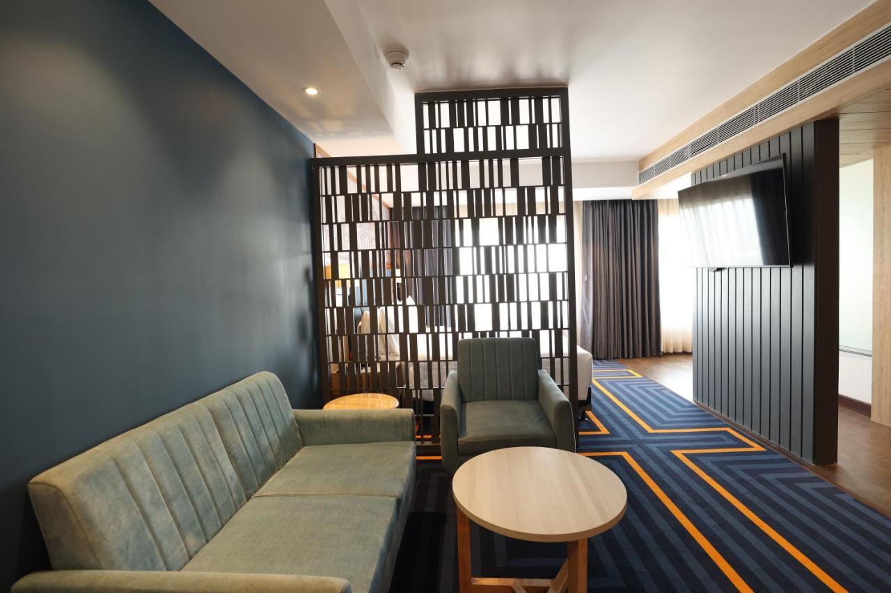 Holiday Inn Express & Suites Jaipur Gopalpura Exterior foto