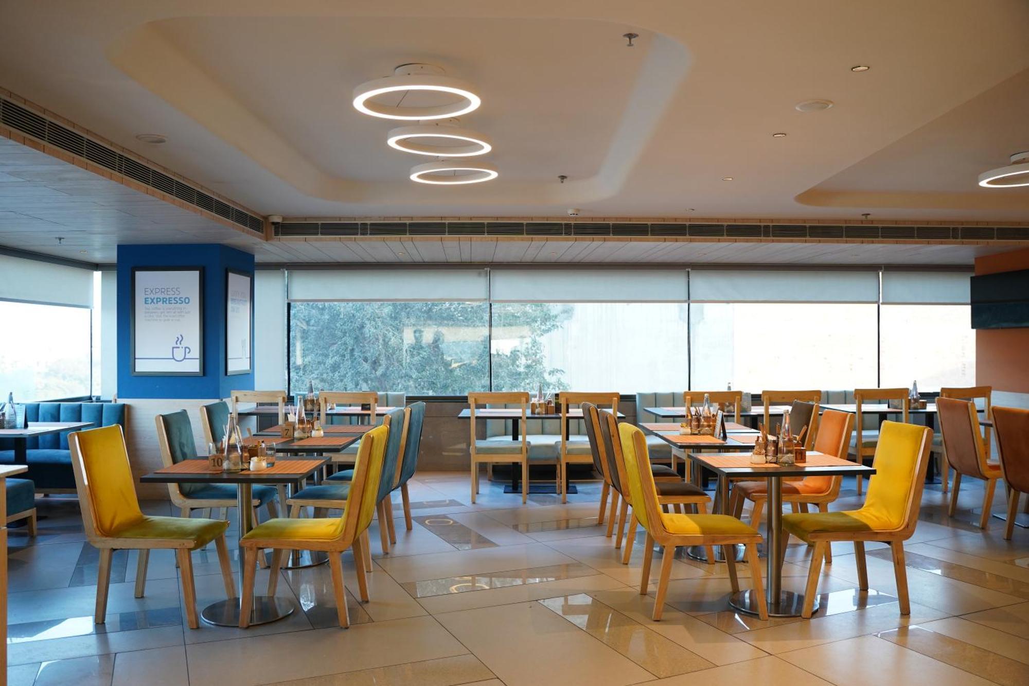 Holiday Inn Express & Suites Jaipur Gopalpura Exterior foto
