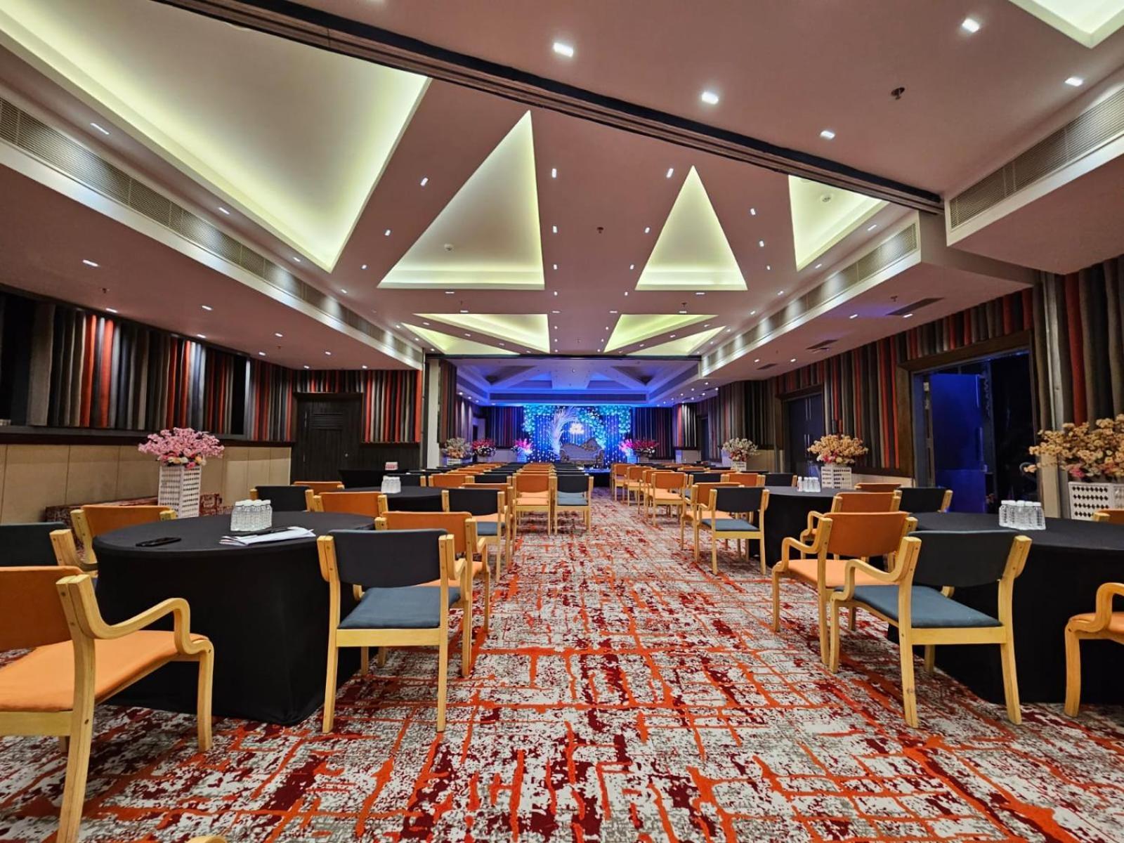Holiday Inn Express & Suites Jaipur Gopalpura Exterior foto