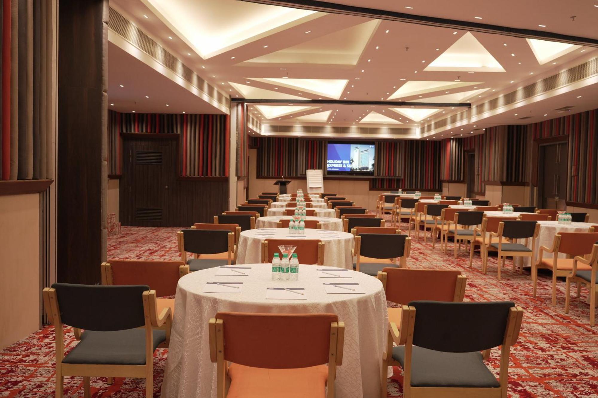 Holiday Inn Express & Suites Jaipur Gopalpura Exterior foto